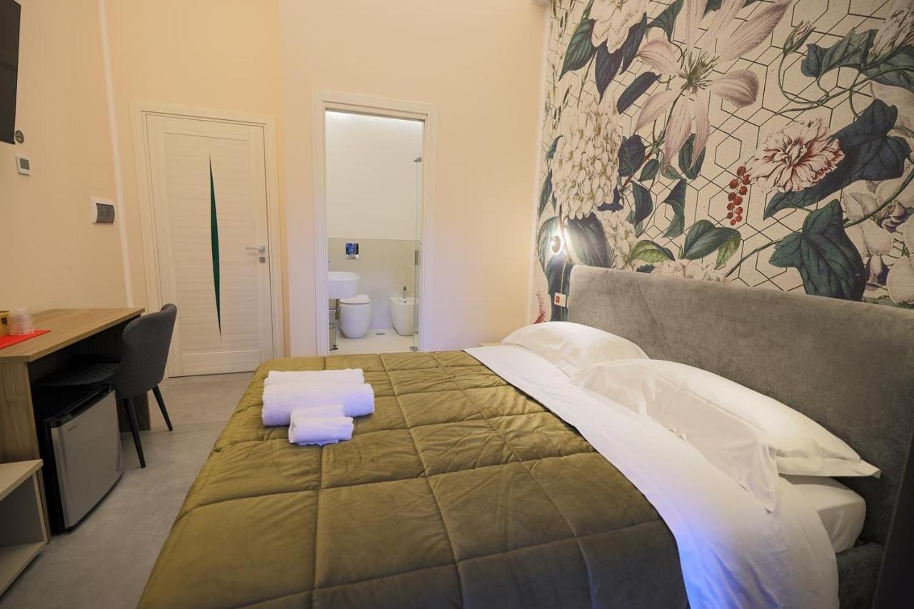 Brettia Guest Rooms Cosenza Esterno foto