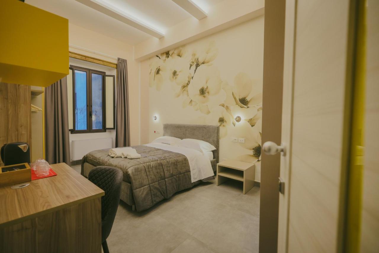 Brettia Guest Rooms Cosenza Esterno foto