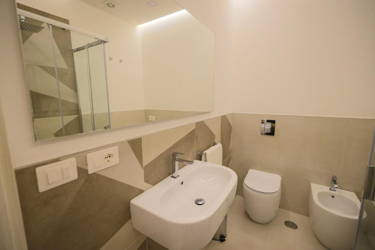 Brettia Guest Rooms Cosenza Esterno foto