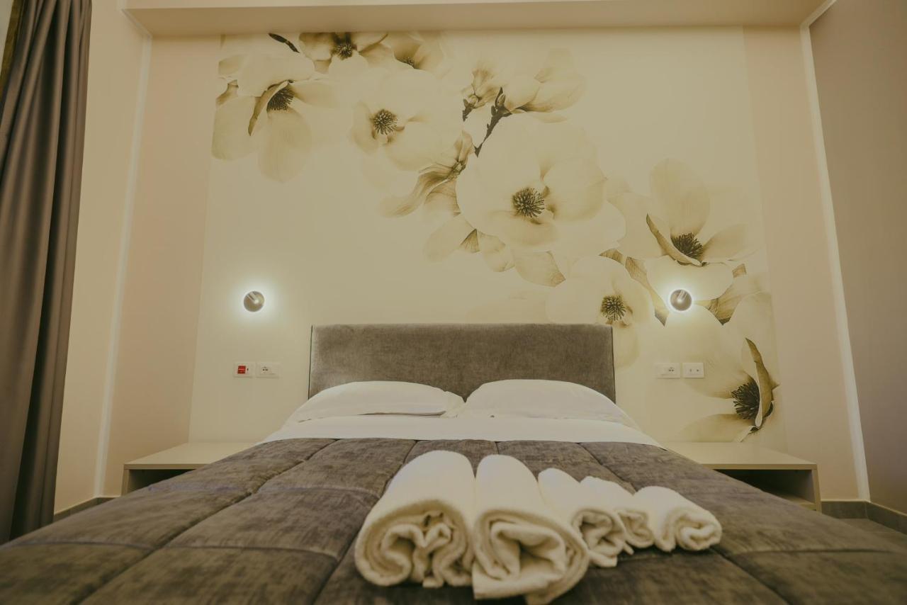 Brettia Guest Rooms Cosenza Esterno foto