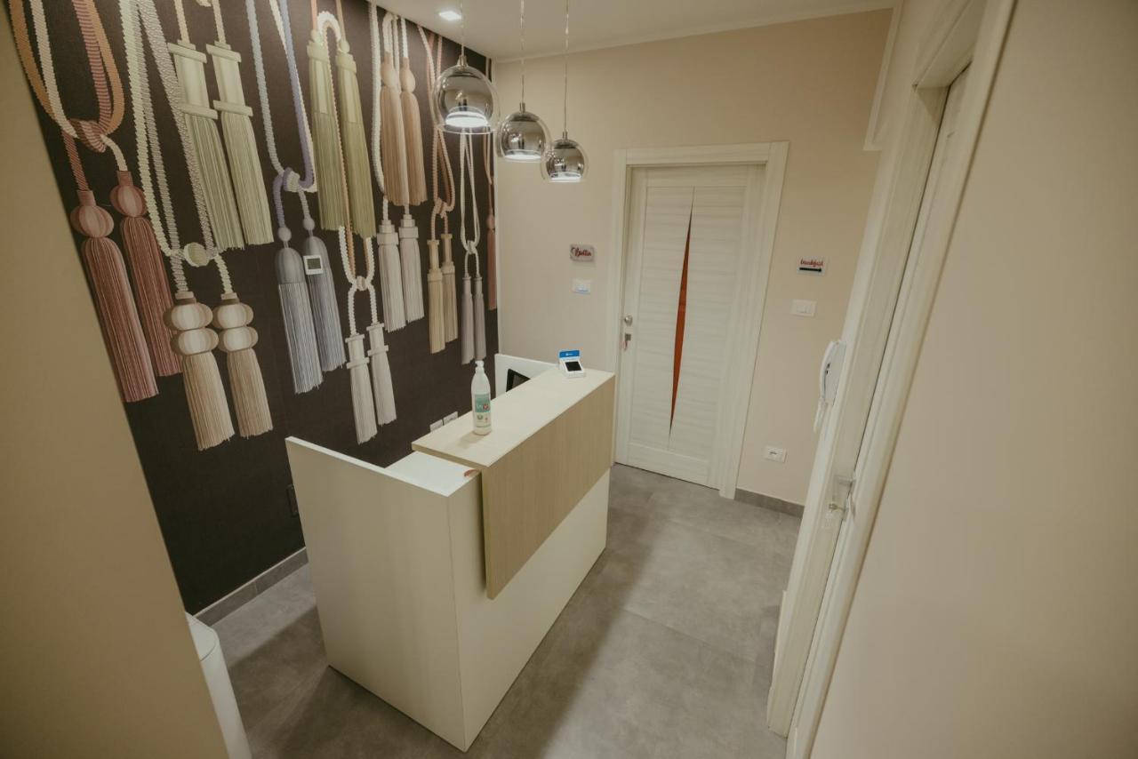 Brettia Guest Rooms Cosenza Esterno foto