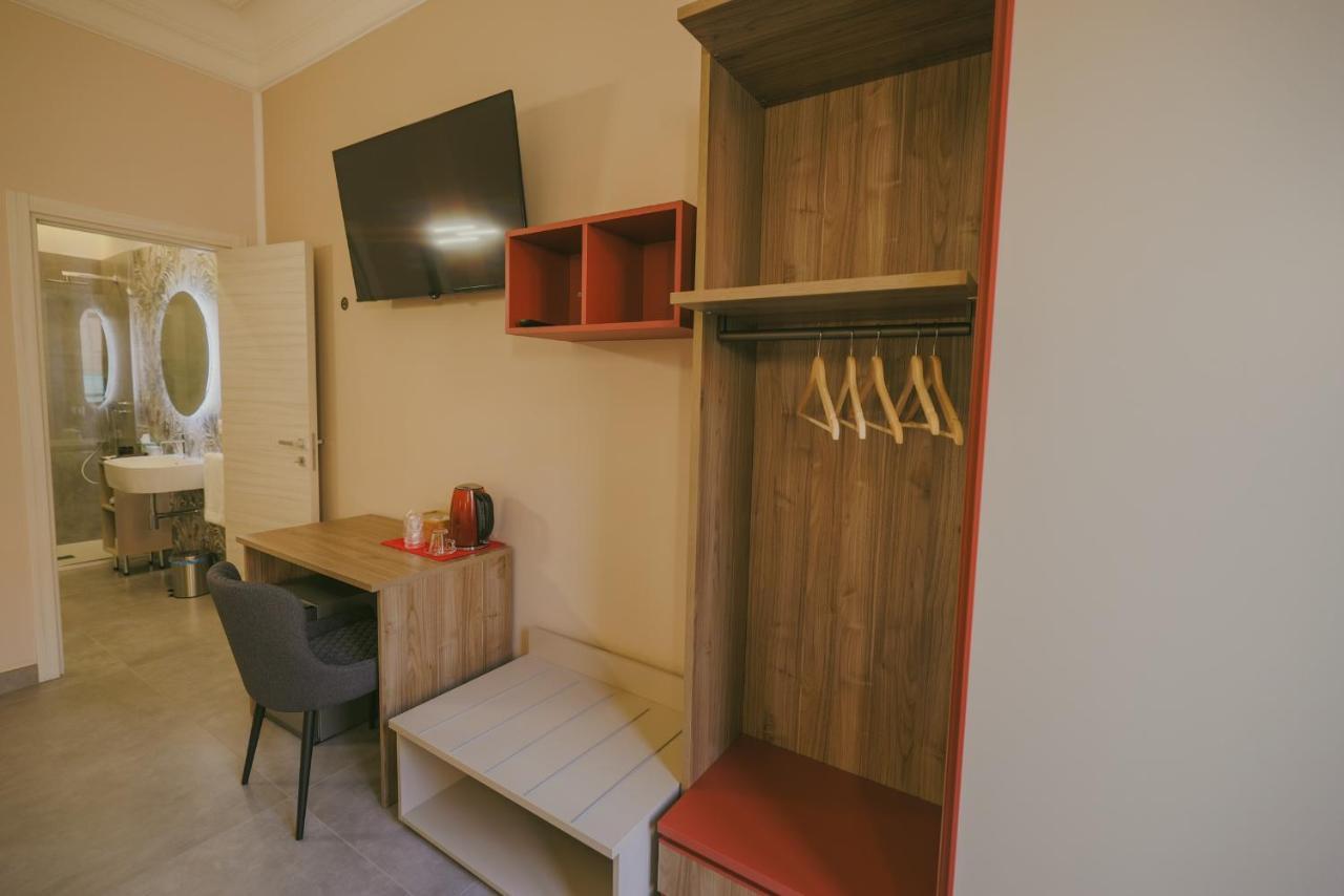 Brettia Guest Rooms Cosenza Esterno foto