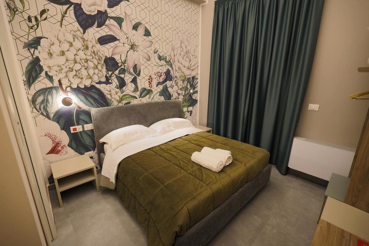 Brettia Guest Rooms Cosenza Esterno foto