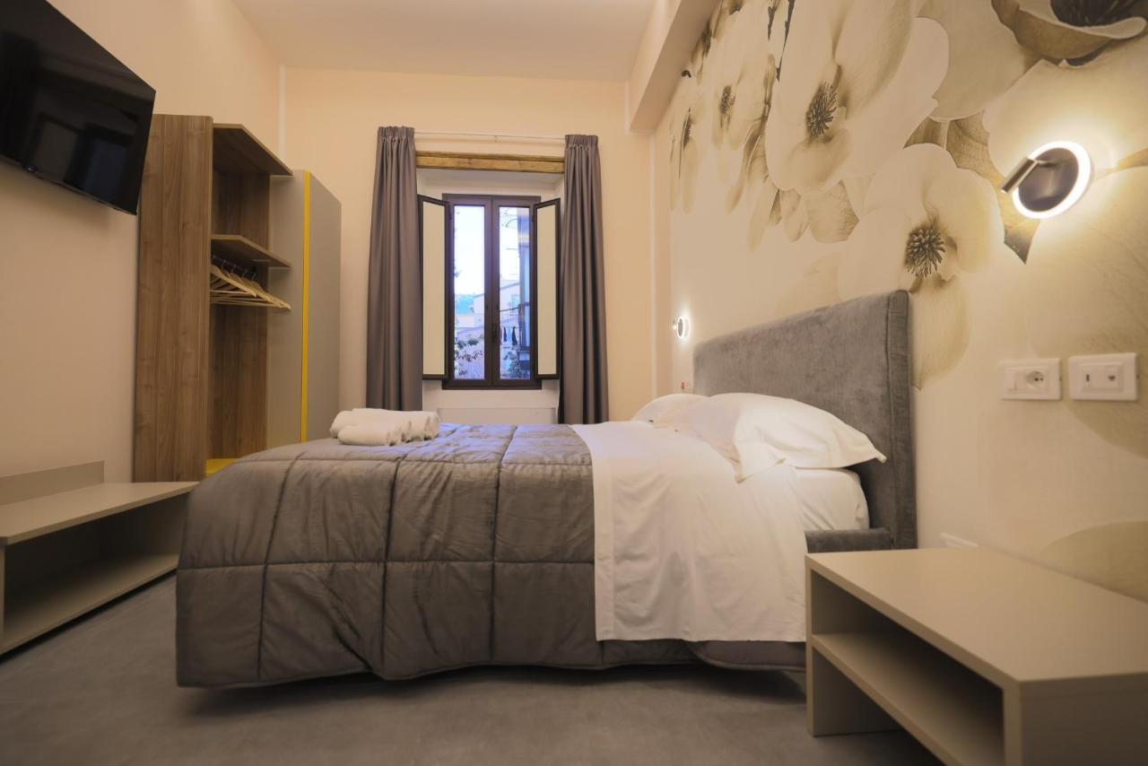 Brettia Guest Rooms Cosenza Esterno foto