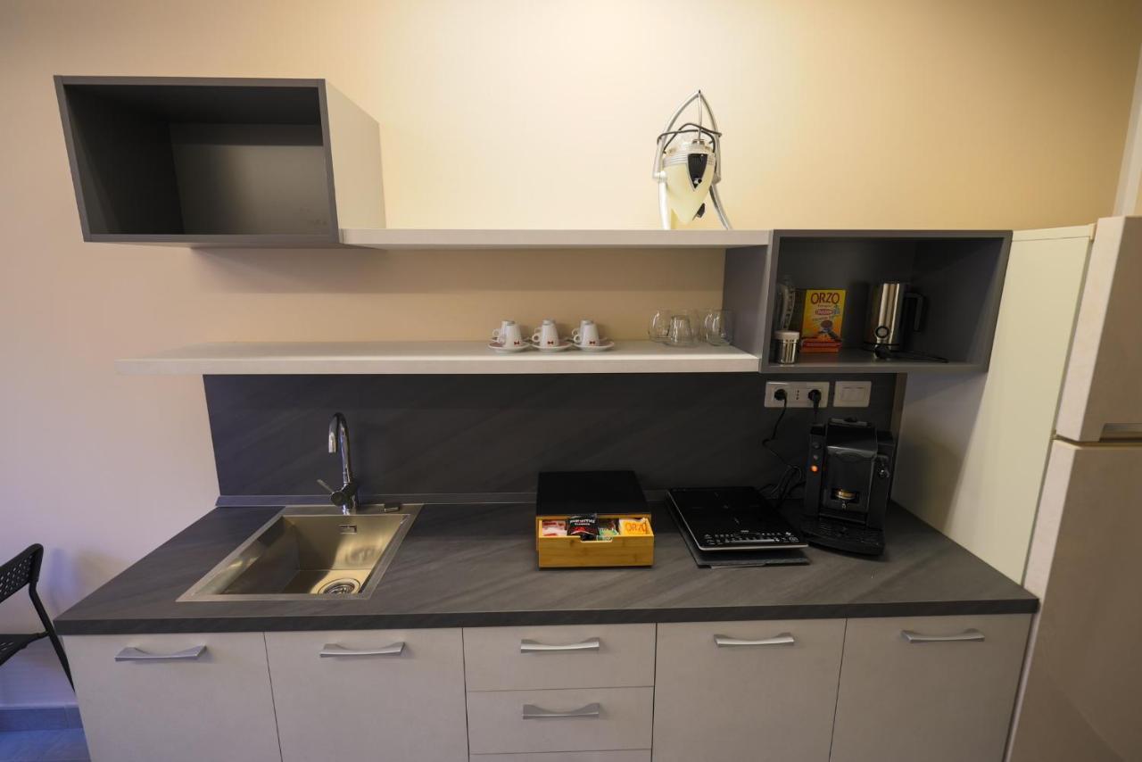 Brettia Guest Rooms Cosenza Esterno foto