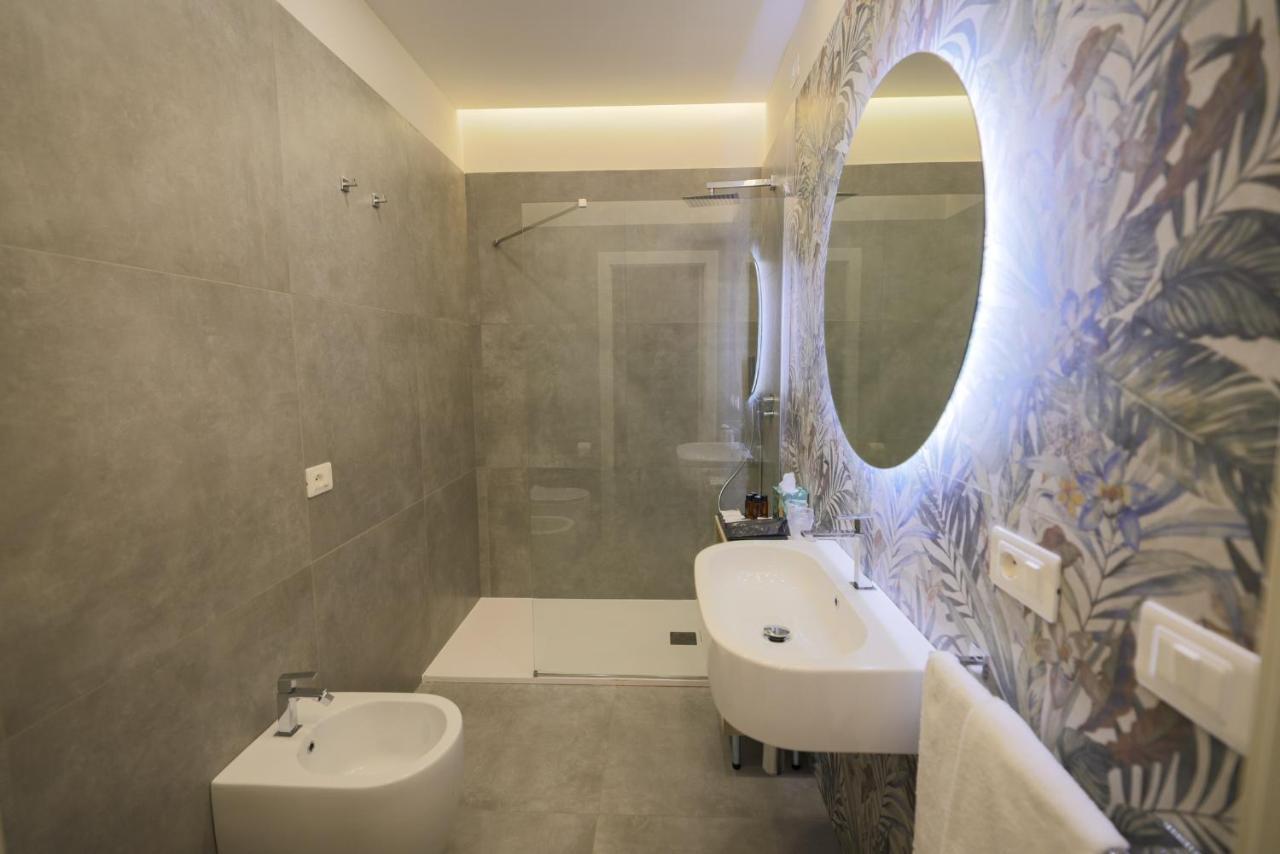 Brettia Guest Rooms Cosenza Esterno foto