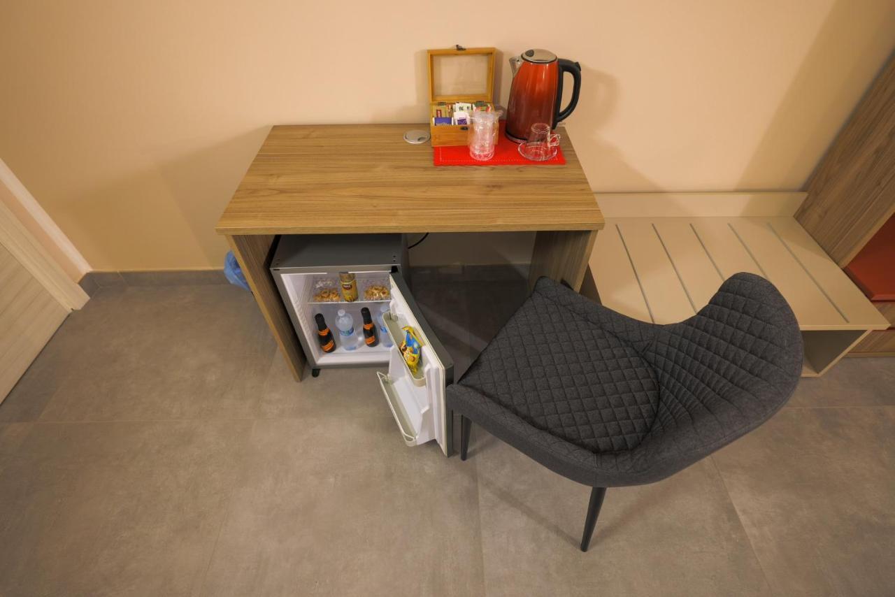 Brettia Guest Rooms Cosenza Esterno foto