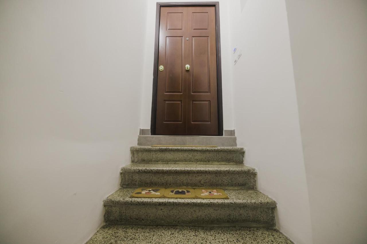 Brettia Guest Rooms Cosenza Esterno foto
